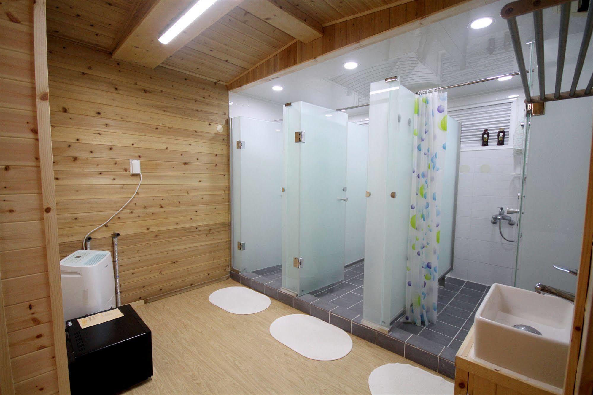 Cheongdam Ladies Guesthouse In Сеул Екстер'єр фото